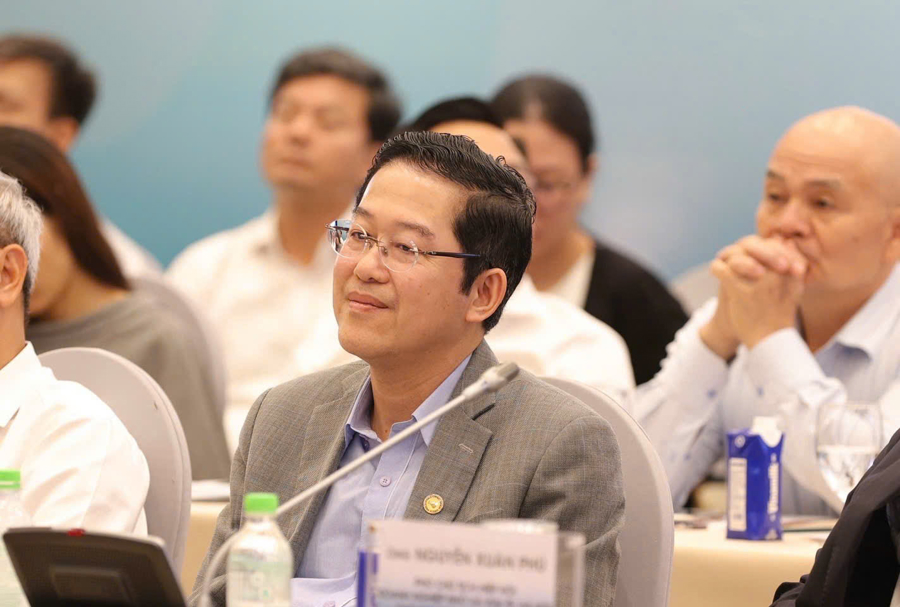 Diễn đ&agrave;n thu h&uacute;t sự quan t&acirc;m của đ&ocirc;ng đảo chuy&ecirc;n gia, nh&agrave; quản l&yacute; v&agrave; l&atilde;nh đạo c&aacute;c ng&acirc;n h&agrave;ng thương mại v&agrave; doanh nghiệp, đặc biệt l&agrave; sự tham gia t&iacute;ch cực của c&aacute;c thương hiệu lớn như HDBank, Vinamilk, VinaCapital, Viettravel...