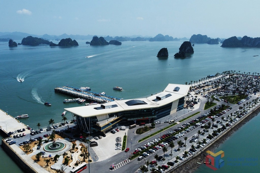 Bến cảng quốc tế Ao Tiên - một trong những hạ tầng chiến lược giúp du lịch Vân Đồn cất cánh sau khi trở thành đặc khu kinh tế. (Ảnh: TT Truyền thông Quảng Ninh).