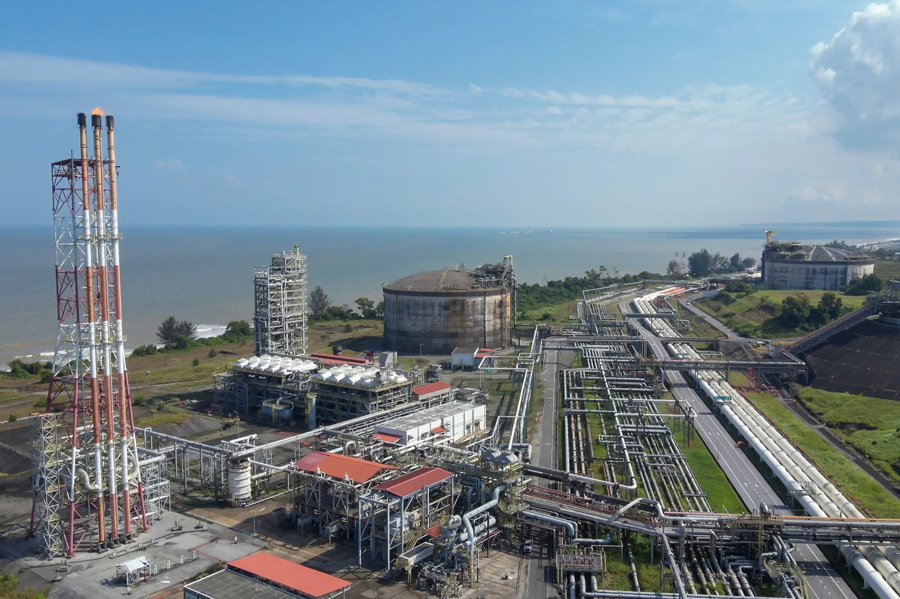Một góc nhà máy MLNG Petronas tại Bintulu (Malaysia) - Ảnh minh họa.