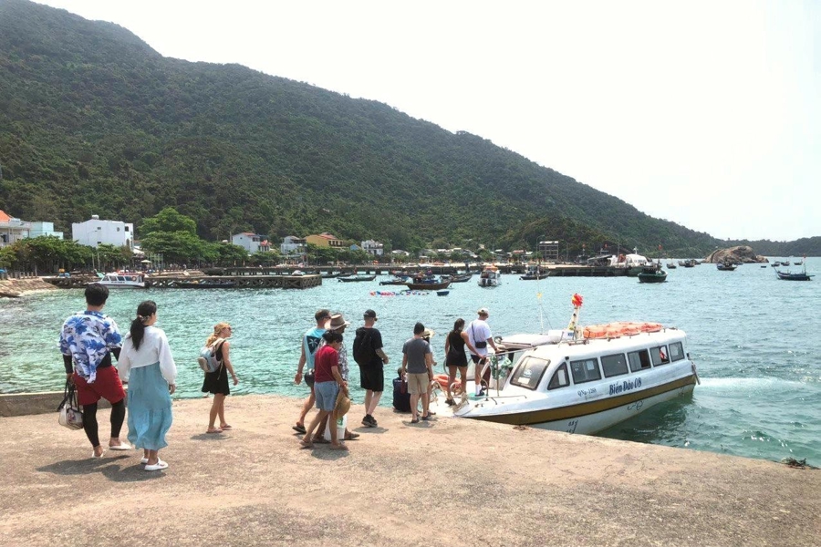 Ngành du lịch nói “không” với rác thải nhựa - Ảnh 1