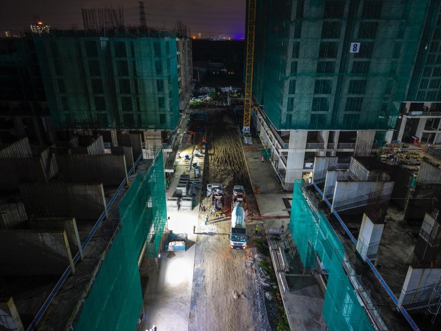 Cận cảnh công trường dự án La Pura ngày đêm sáng đèn - Ảnh 3