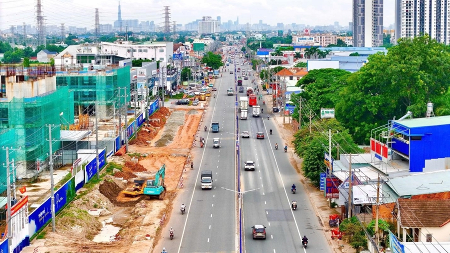 Cận cảnh công trường dự án La Pura ngày đêm sáng đèn - Ảnh 4