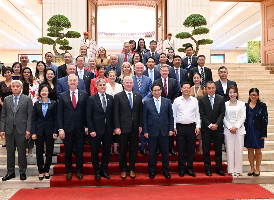 Thủ tướng cùng đoàn doanh nghiệp của Hội đồng Kinh doanh Hoa Kỳ - ASEAN (USABC) - Ảnh: VGP