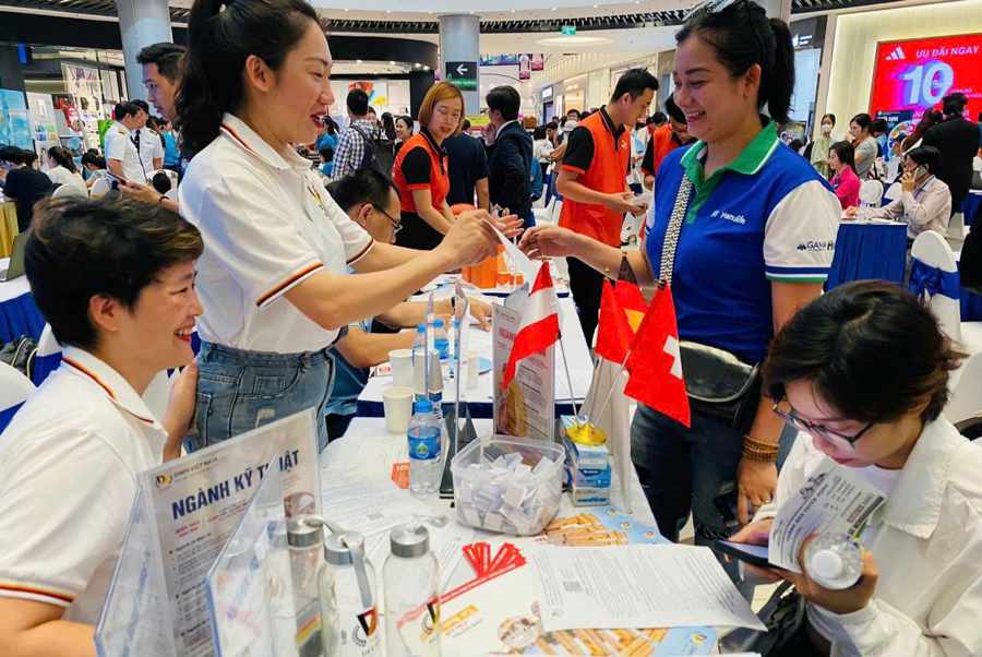 Bộ Y tế đề xuất thực hiện nhiều giải pháp để nâng cao chất lượng dân số, đảm bảo nguồn nhân lực cho phát triển. Ảnh: Nhật Dương.