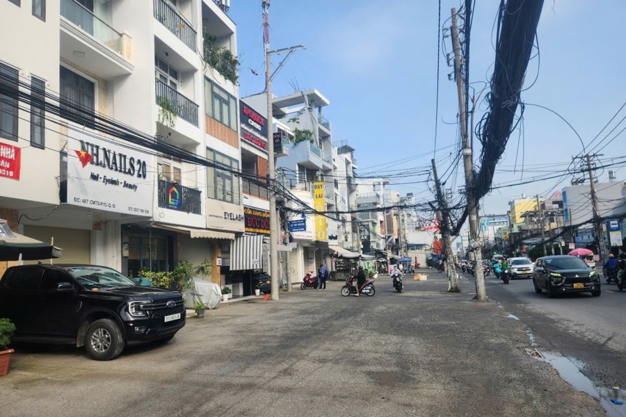 Những khu vực bàn giao mặt bằng sớm, nhà cửa đã sửa sửa sang. Ảnh: Anh Tú