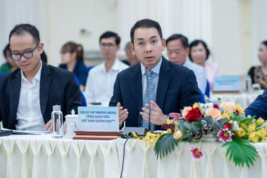 Dr. Yap Kwong Weng, CEO of Vietnam SuperPort™ and Head of Group Strategy, Sustainability and Communications, YCH Group shared the honor of cooperating with Tay Ninh province to implement a strategy for developing smart and sustainable logistics infrastructure.