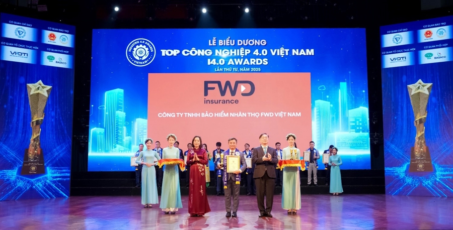 FWD tiếp tục được vinh danh tại lễ trao giải “Top Công nghiệp 4.0 Việt Nam - Industrie 4.0 Awards” góp phần khẳng định cam kết xây dựng một hệ sinh thái số toàn diện trong ngành bảo hiểm.