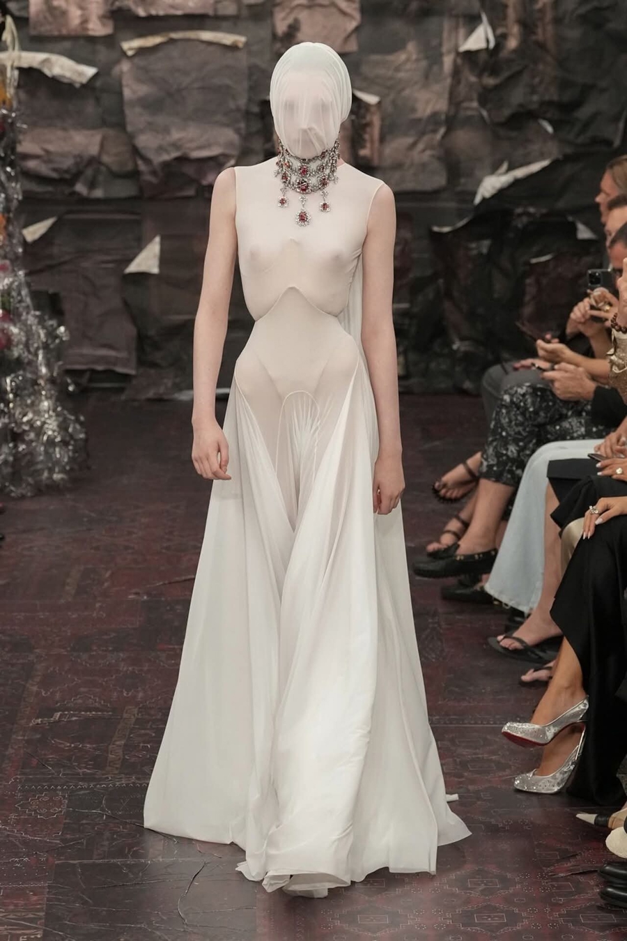 Di sản Margiela trong giấc mơ công nghiệp - Ảnh 24