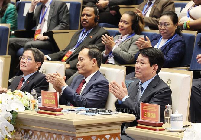 Chủ tịch nước Lương Cường và các đại biểu dự Hội nghị xúc tiến đầu tư “Hải Phòng - điểm đến chiến lược của kỷ nguyên mới”.