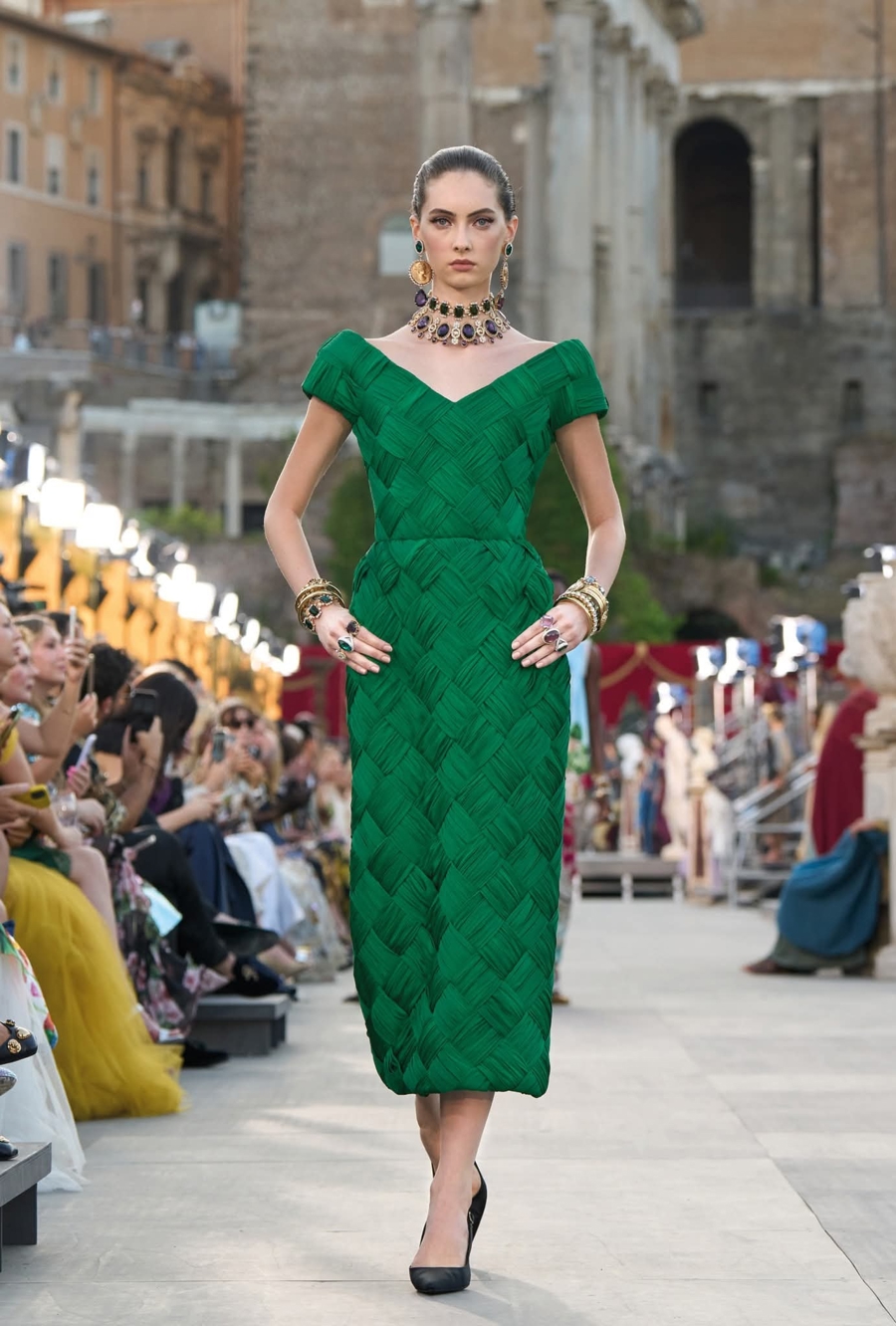 Thời trang Ý tỏa sáng ở thành Rome - Ảnh 12