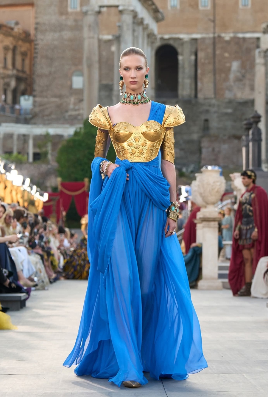 Thời trang Ý tỏa sáng ở thành Rome - Ảnh 3