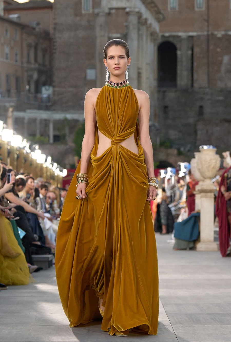 Thời trang Ý tỏa sáng ở thành Rome - Ảnh 14