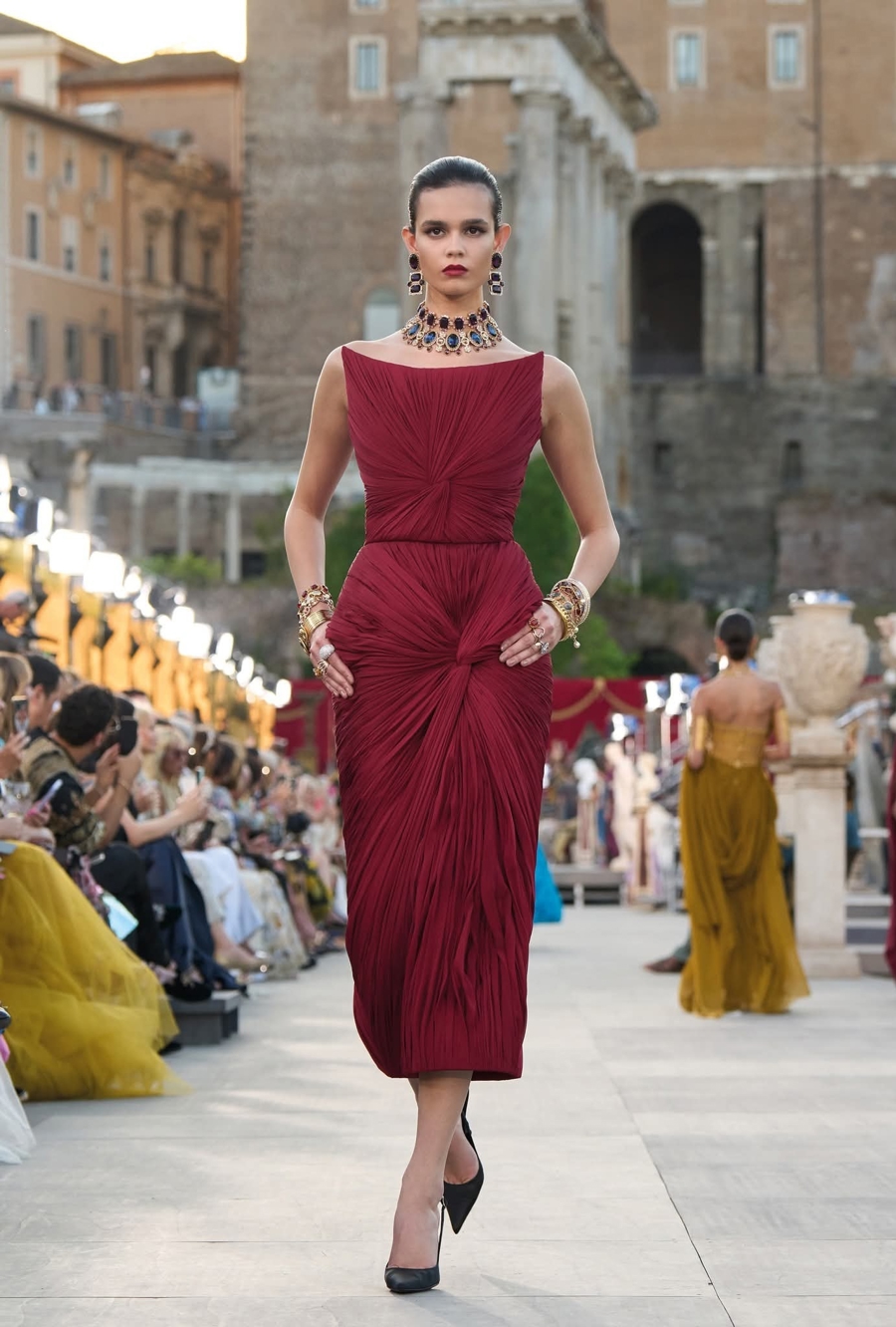 Thời trang Ý tỏa sáng ở thành Rome - Ảnh 7