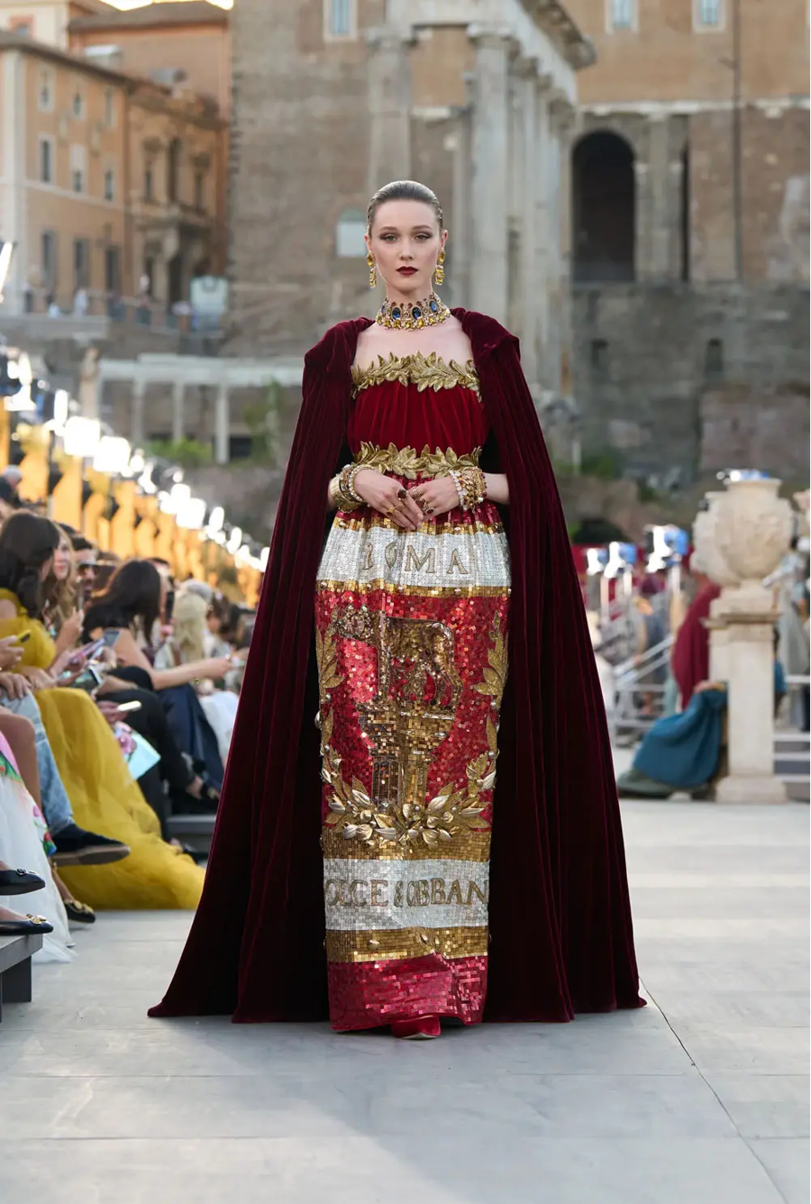 Thời trang Ý tỏa sáng ở thành Rome - Ảnh 1