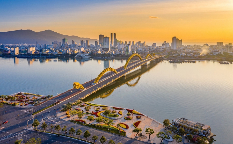 Đà Nẵng là điểm đến lý tưởng, thu hút người đến an cư và tận hưởng cuộc sống.