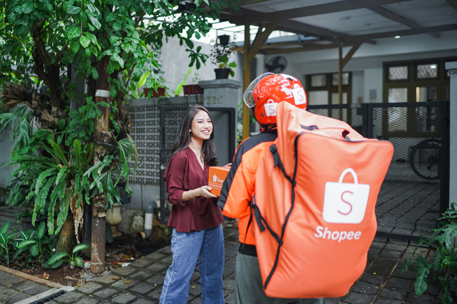 Chiacute;nh saacute;ch freeship mới vừa chứng minh vai trograve; kiacute;ch cầu, vừa cho thấy phản ứng cụ thể của người dugrave;ng khi ldquo;điểm đaurdquo; về phiacute; vận chuyển được giải quyết trực diện.