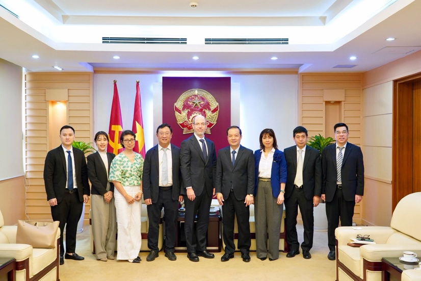 Latilde;nh đạo đại diện Bộ Khoa học vagrave; Cocirc;ng nghệ vagrave; Google.