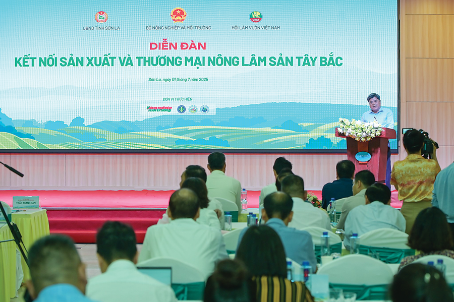 Quanh cảnh Diễn đàn. Ảnh Chu Khôi