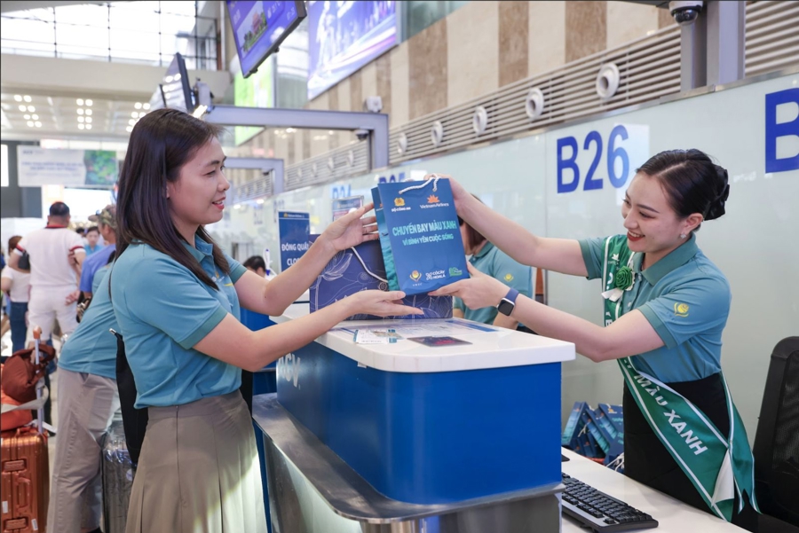 Chuyến bay đặc biệt - tô xanh bầu trời của Vietnam Airlines.