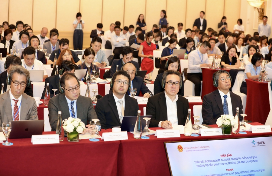 Các chuyên gia tại Diễn đàn.