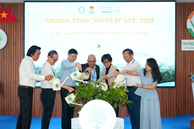 Chương trình "Water of Life: Bảo tồn nguồn nước - Vì một Việt Nam xanh" năm 2025 chính thức được khởi động.