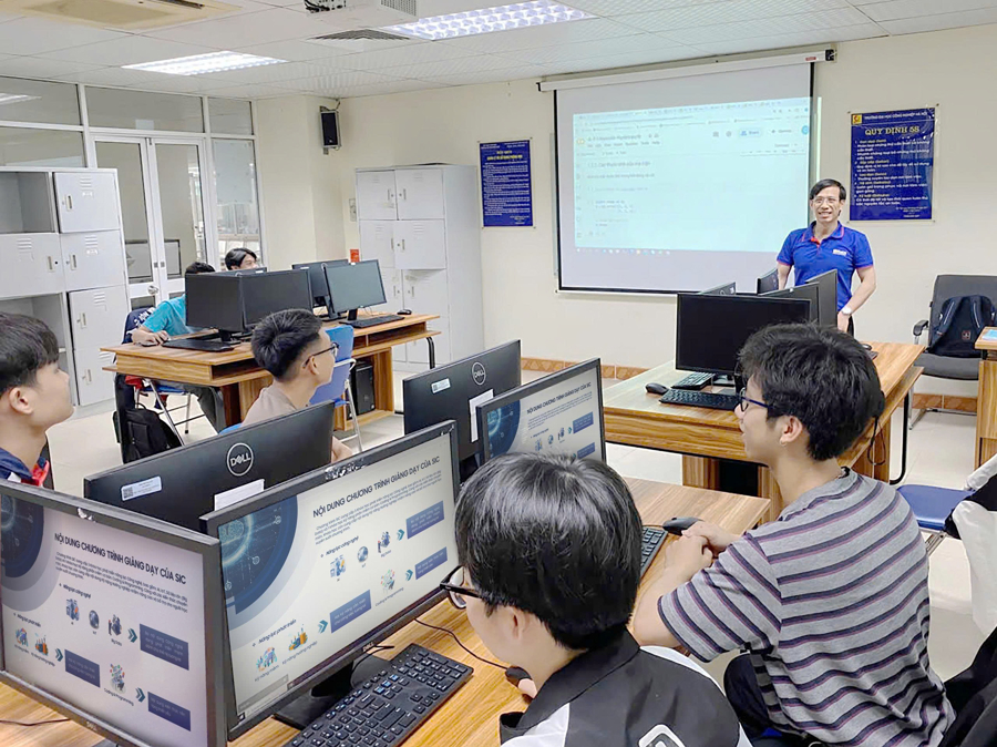 H&igrave;nh ảnh lớp học thuộc chương tr&igrave;nh SIC của Samsung.