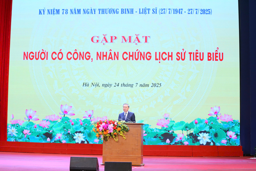 Tổng Bí thư Tô Lâm phát biểu tại cuộc gặp mặt 250 người có công, nhân chứng lịch sử tiêu biểu, sáng 24/7. Ảnh: BTC.