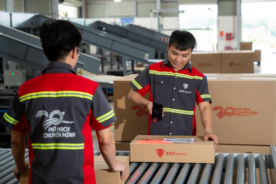 247Express cam kết đổi mới liên tục và nâng cao chất lượng dịch vụ nhằm đáp ứng đa dạng nhu cầu của doanh nghiệp.