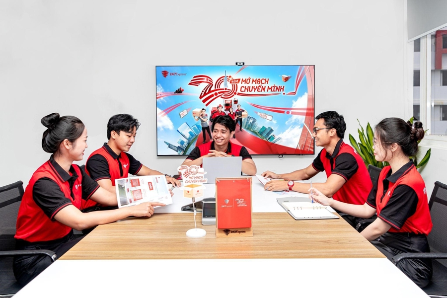 Tinh thần “chiến binh” không ngại thách thức, quyết tâm đổi mới nổi bật trong hình ảnh nhận diện mới.