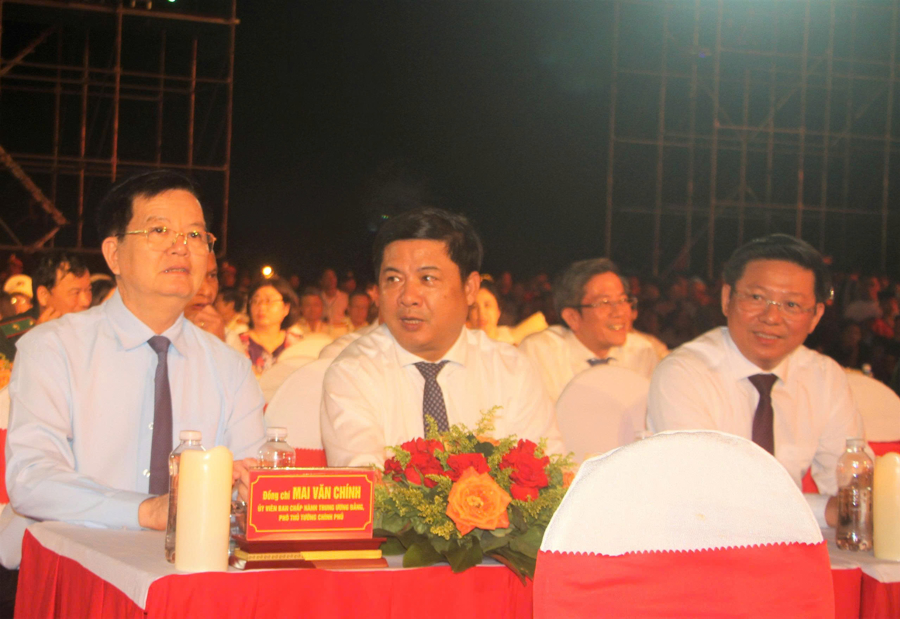 Phó Thủ tướng Mai Văn Chính cùng Chủ tịch UBND TP. Đà Nẵng Lương Nguyễn Minh Triết - Ảnh: Quang Hiếu