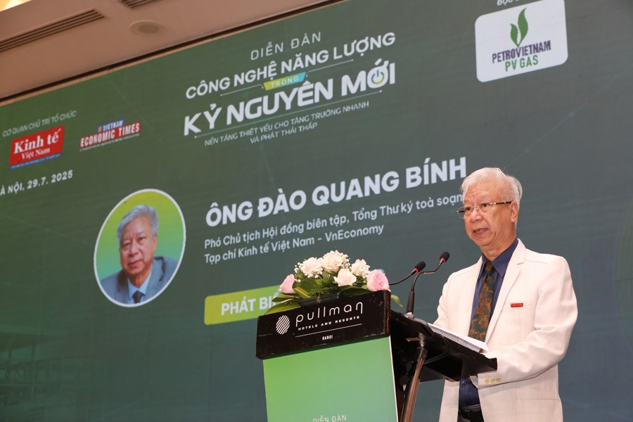 &Ocirc;ng Đ&agrave;o Quang B&iacute;nh, Ph&oacute; Chủ tịch Hội đồng bi&ecirc;n tập, Tổng Thư k&yacute; to&agrave; soạn Tạp ch&iacute; Kinh tế Việt Nam/VnEconomy/Vietnam Economic Times ph&aacute;t biểu tại Diễn đ&agrave;n. Ảnh: Việt Dũng.