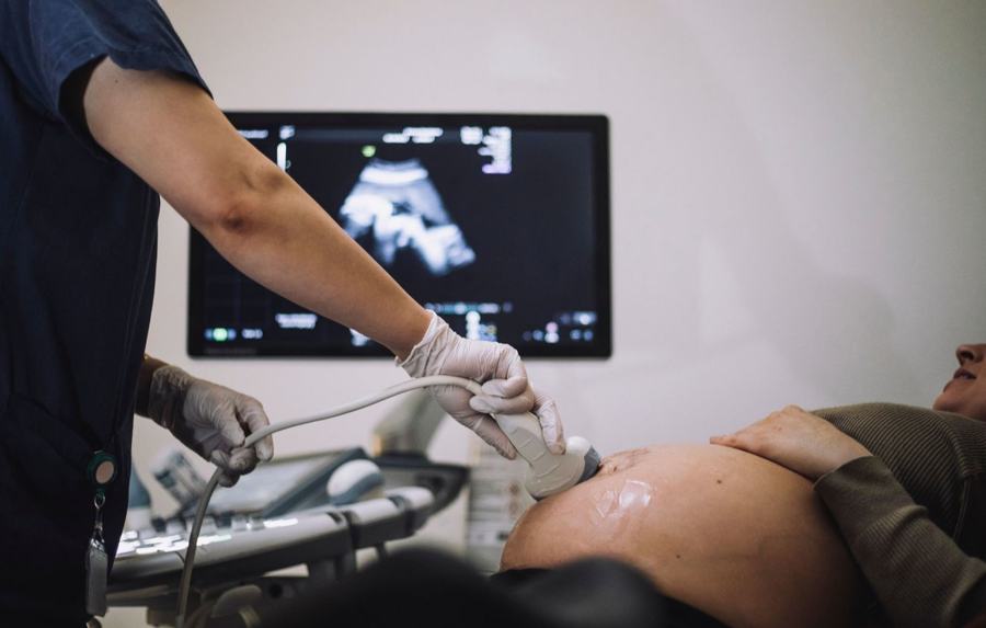 Phụ nữ độc thân làm IVF sinh con: Cần điều kiện và lưu ý gì? - Ảnh 2
