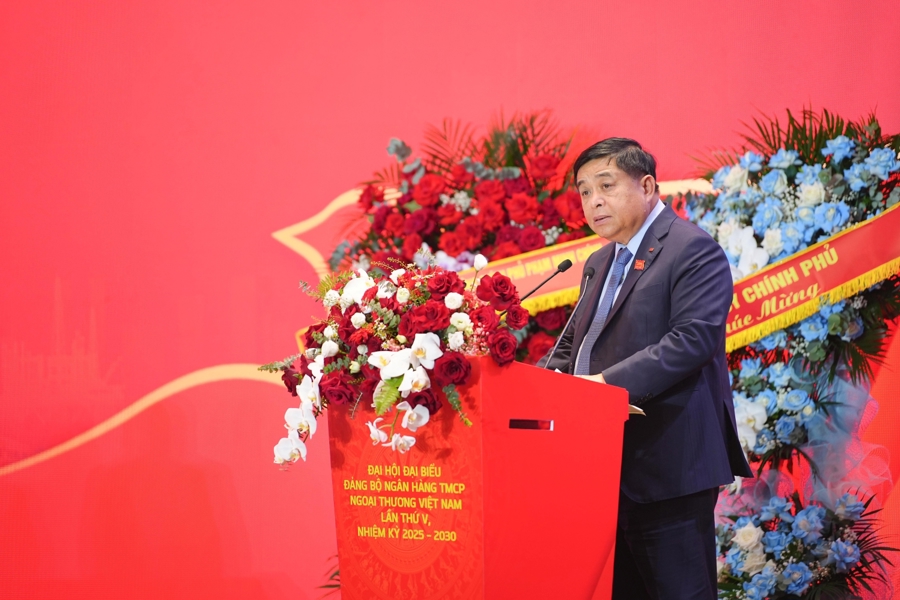 Đồng chí Nguyễn Chí Dũng - Ủy viên Ban chấp hành Trung ương Đảng, Ủy viên BTV Đảng ủy Chính phủ, Phó Thủ tướng Chính phủ phát biểu chỉ đạo.