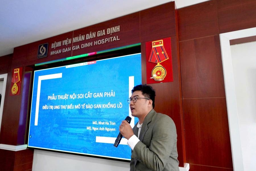 Hội nghị "Chuyển m&igrave;nh c&ugrave;ng phẫu thuật nội soi v&agrave; robot".
