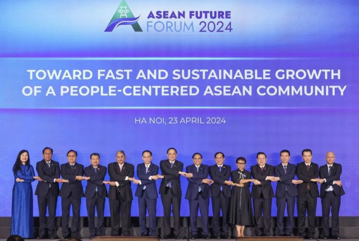 ASEAN Future Forum 2024 held in Vietnam with the attendance of Prime Minister Pham Minh Chinh (7th from right). (Photo: VNA)