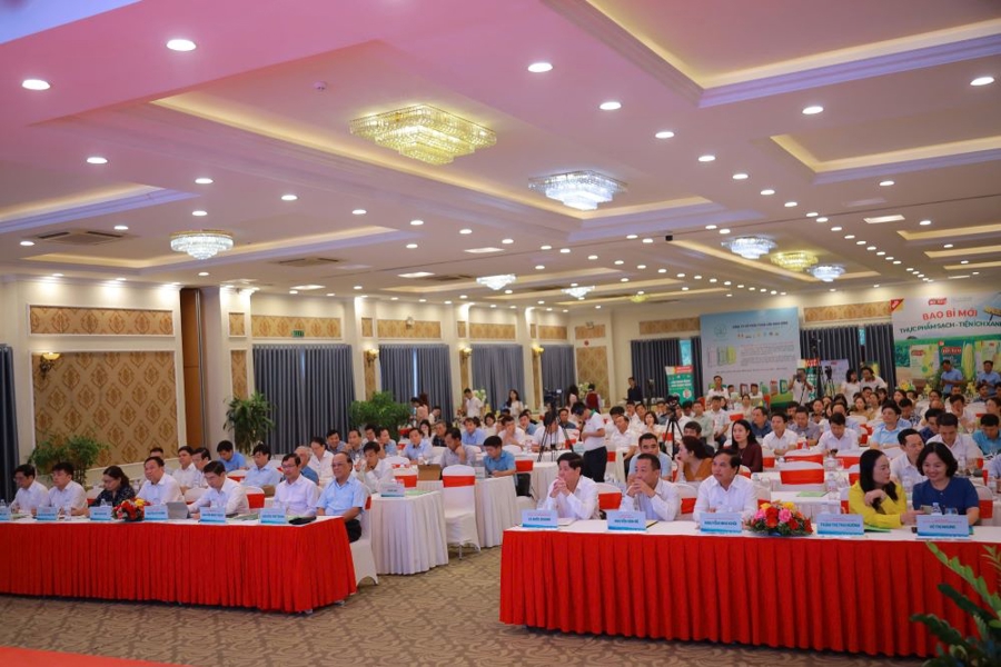 Quang cảnh Diễn đàn.